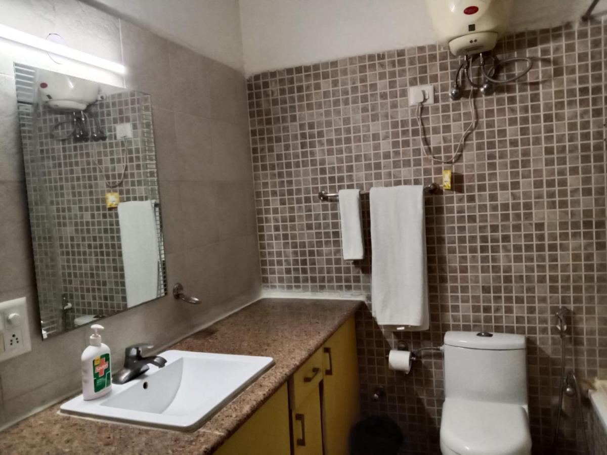 Studio Serviced Apartments Near Fortis Hospital Gurgaon Ngoại thất bức ảnh