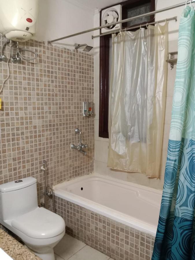 Studio Serviced Apartments Near Fortis Hospital Gurgaon Ngoại thất bức ảnh