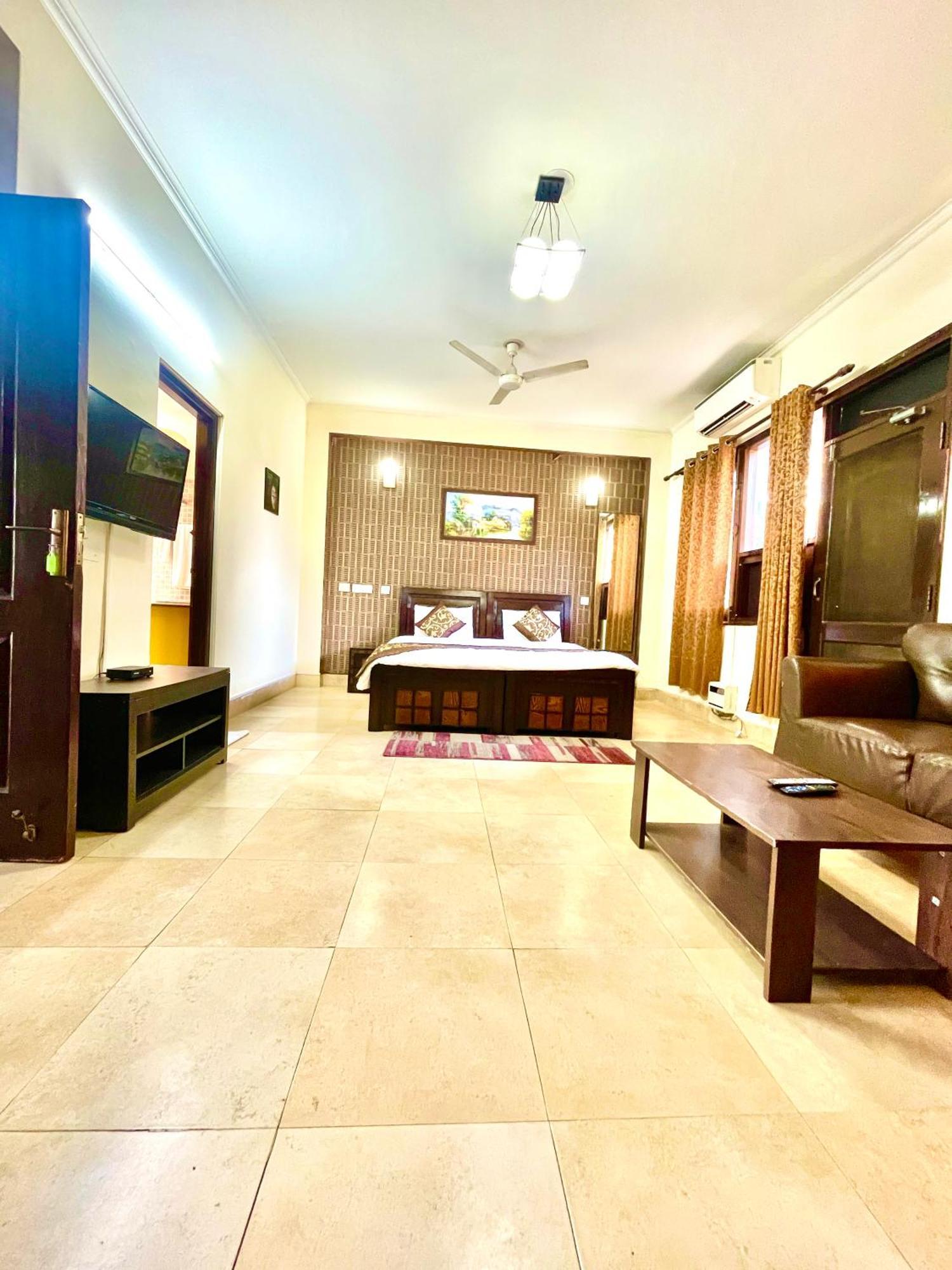 Studio Serviced Apartments Near Fortis Hospital Gurgaon Ngoại thất bức ảnh